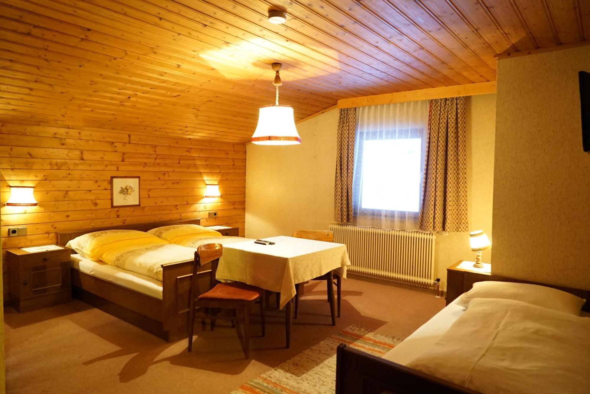Gasthof Perfler Hotell Außervillgraten Rum bild